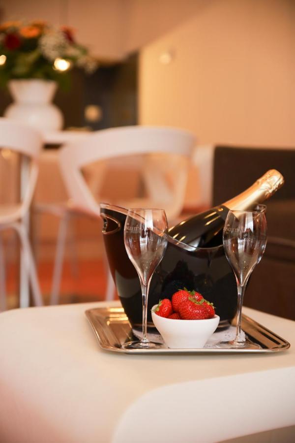 Residentie Alfa Inn*** บลังเคนเบอร์เก ภายนอก รูปภาพ